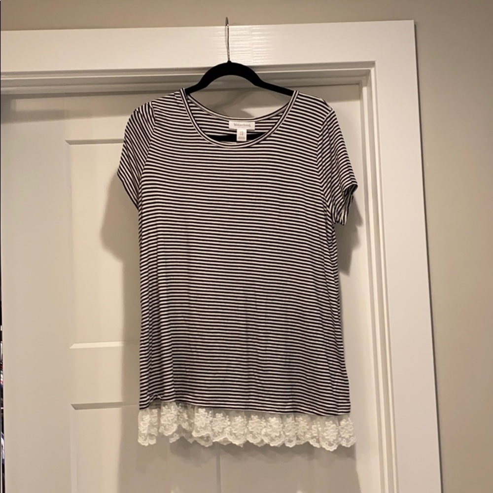 Maternity: cute striped T-shirt with ruffle detail